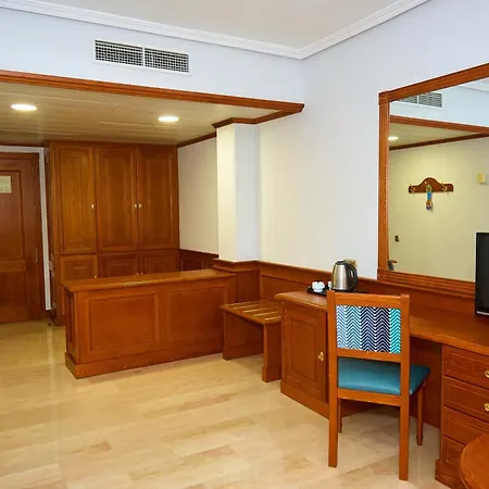 Zentral Center - Adults Only מלון 4*