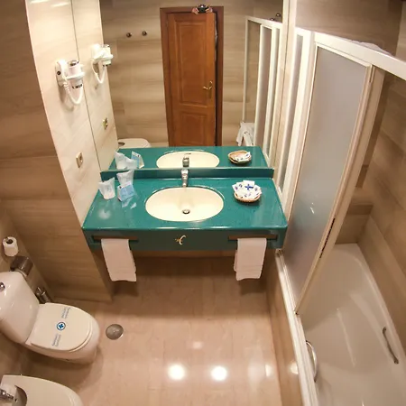 Zentral Center - Adults Only Готель