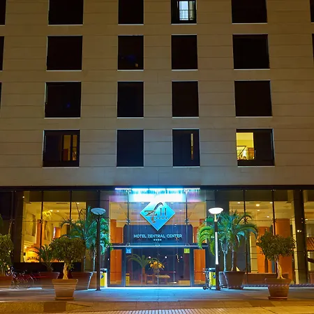 Zentral Center - Adults Only מלון